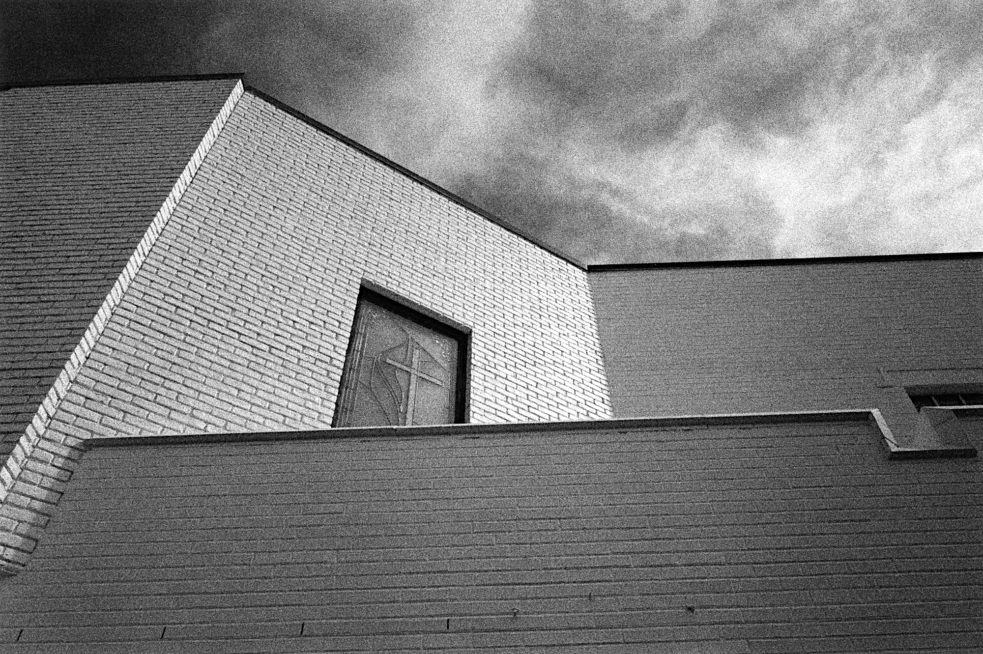 First United Methodist Church, Wesley Center, Leica M-A, 28mm f2.8 Elmarit ASPH, Delta 400, Rodinal 1:25