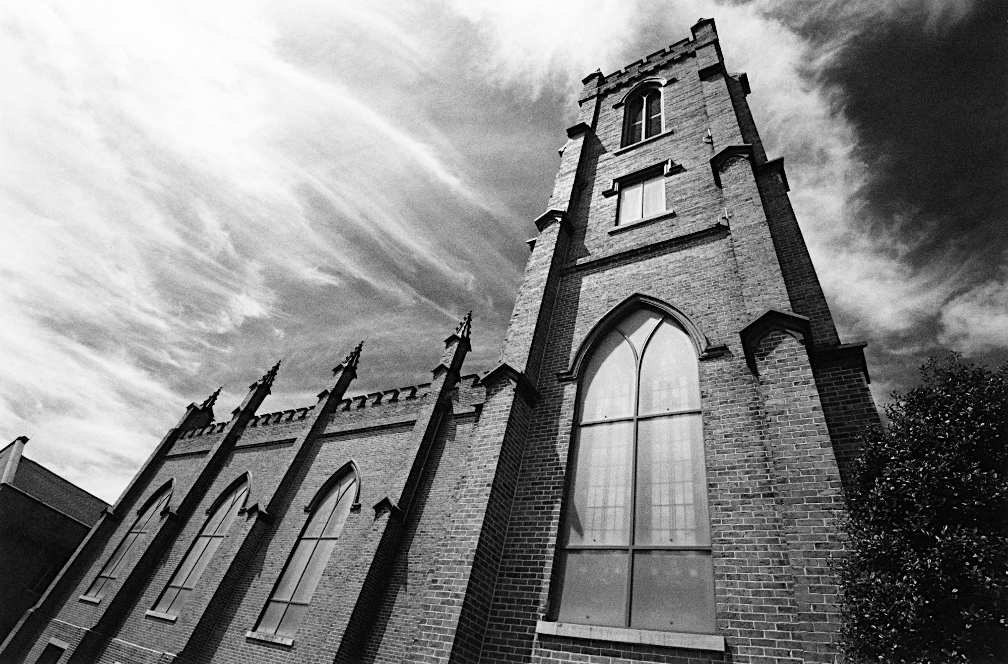 1st Presbyterian Church, Nikon F6, 16-35mm, Red Fltr (maybe also pol), 1/350 at f8, TMax400 at EI 400, DD-X 1:7