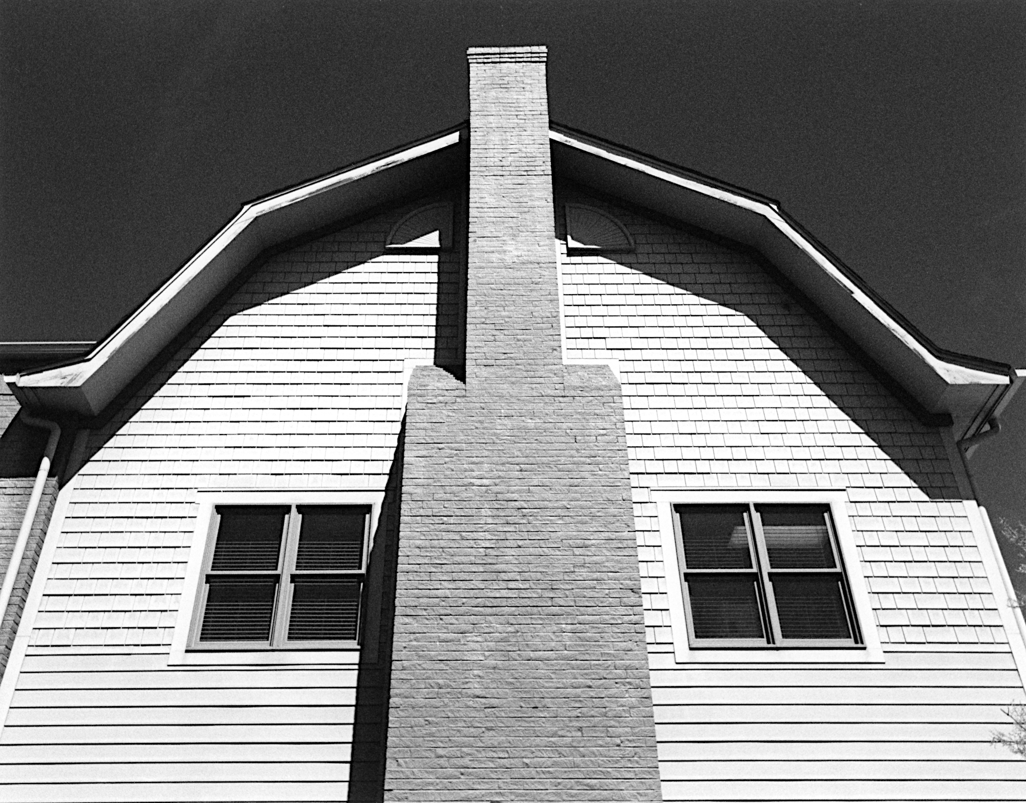 Constitution Hall Park, Nikon F6, 16-35mm VR, 1/350 at F8, TMax 400 at EI 400, DD-X 1:7