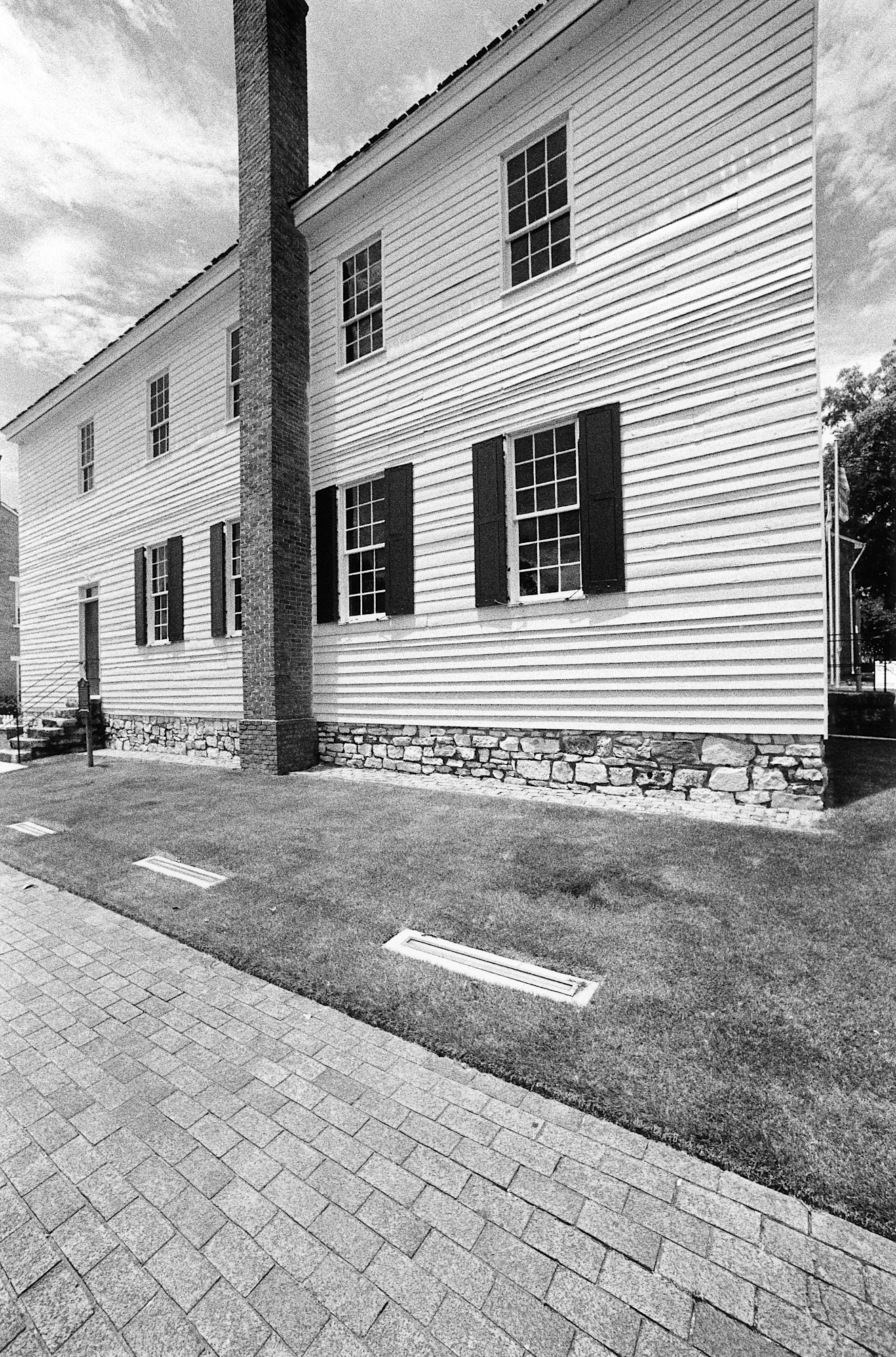 Const. Hall Park, Nikon F6, 14mm AF Nikkor, Red 25A Fltr, 1/125 at f8, HP5+ at EI 400, Rodinal 1:50